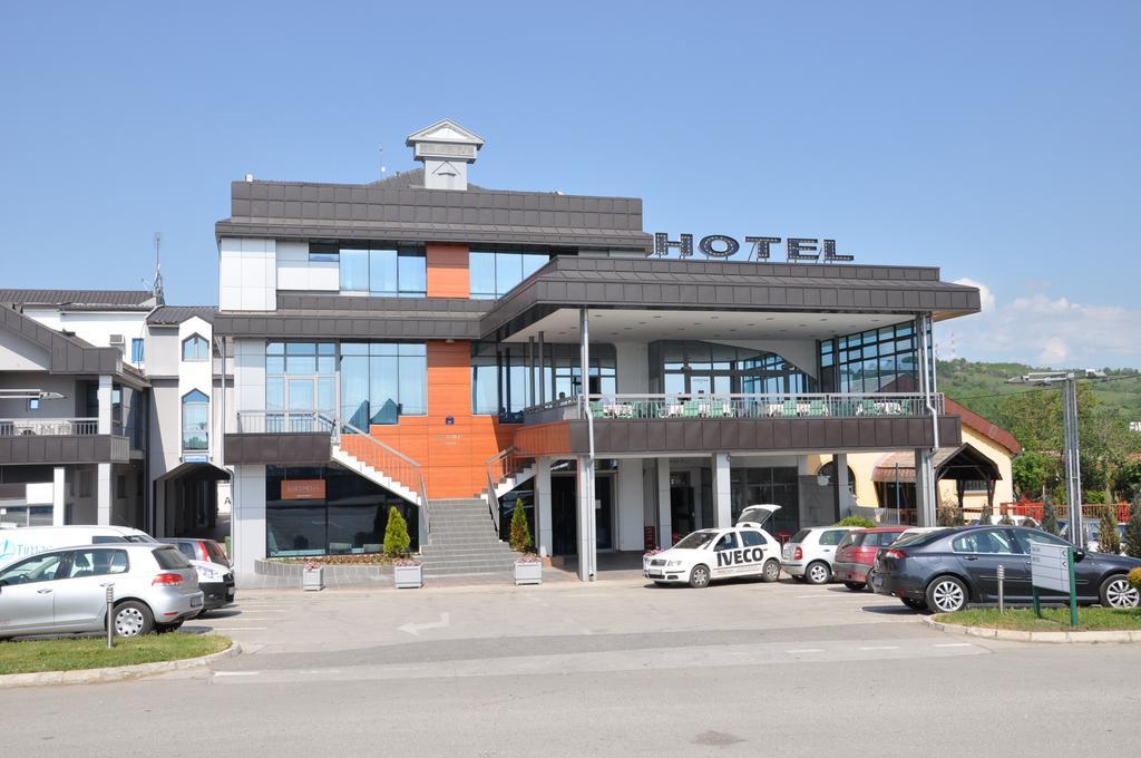 Čačak Hotel Kole מראה חיצוני תמונה