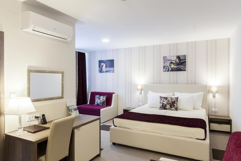 Čačak Hotel Kole מראה חיצוני תמונה