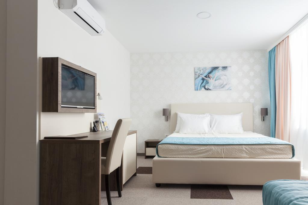 Čačak Hotel Kole מראה חיצוני תמונה